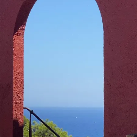 Gisele Villa